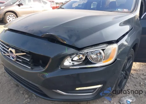 2014 Volvo S60 T5 z USA, uszkodzony, nr VIN YV1612FS6E2275728